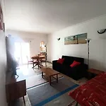 Apartment Oura Li
