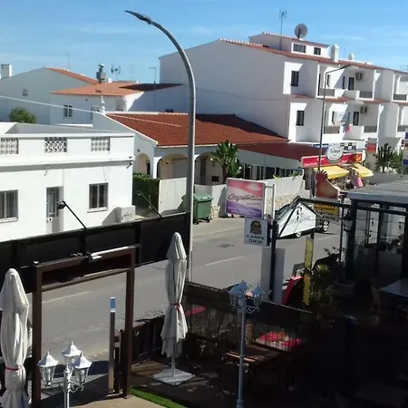 Apartament Oura Li *