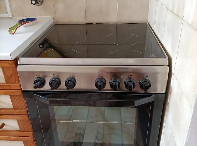 Oura Li Apartament *