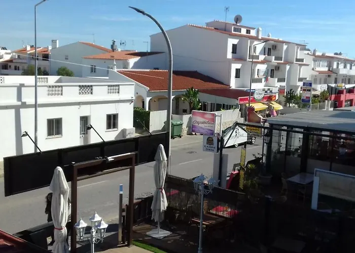 Apartament Oura Li *