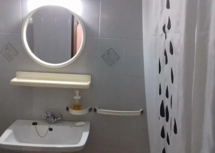 Apartament Oura Li *