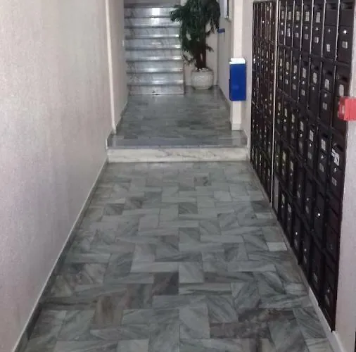 Oura Li Apartament *